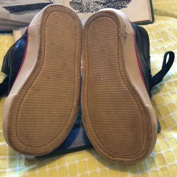 SOLD Old Navy High Top Sneakers Toddler 7 - Picture 5 of 6